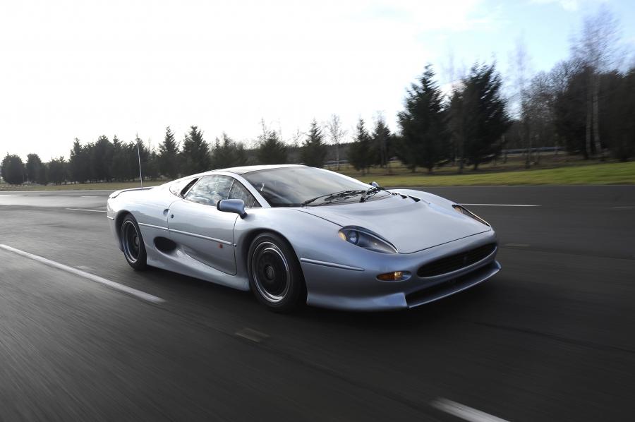  Jaguar XJ220 Celebrates 20 Years 2012 года  (фото 6 из 11)